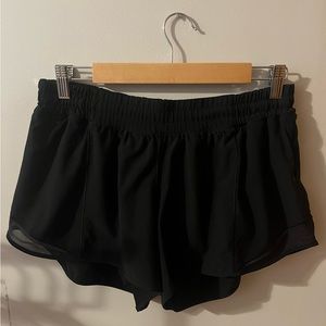 Lululemon size 12 Hotty Hot 2.5”